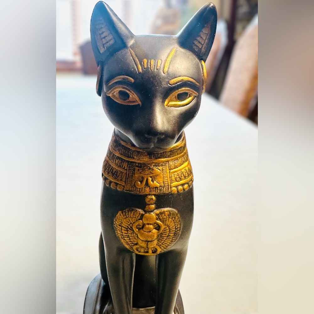 Ornate Egyptian Cat Figurine/Goddess Bastet Centerpiece/Statue Pristine/Rare - Picture 2 of 13